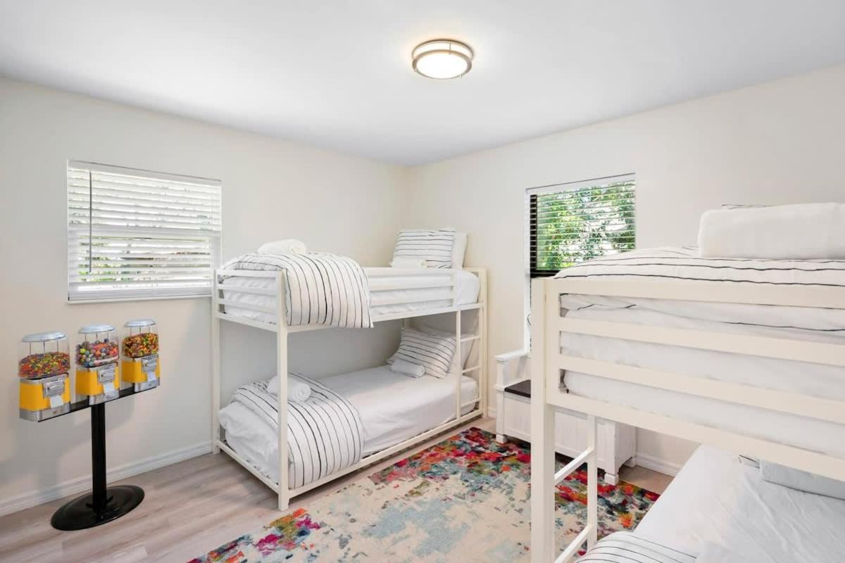 The St Augusdream Renovated Beach House Sleeps 8 Walk To Beach St. Augustine Exterior photo